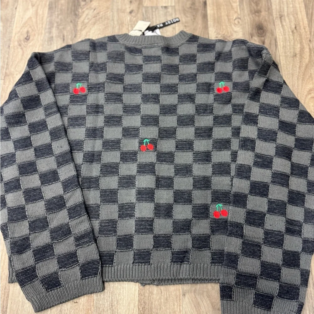 Women’s NWT‎ Noisy May Cardigan Size Small MSRP $65 Gray with Cherry Print